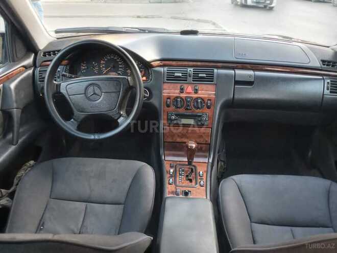 Mercedes E 240 1998, 418,000 km - 2.4 l - Bakı