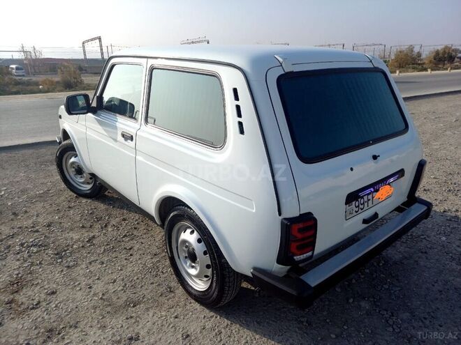 LADA (VAZ) Niva 2015, 61,000 km - 1.7 л - Quba