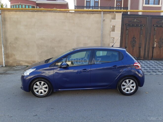 Peugeot 208 2013, 135,200 km - 1.6 l - Bakı