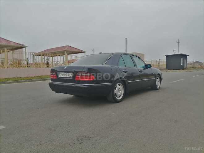 Mercedes E 240 1998, 339,000 km - 2.4 л - Bakı