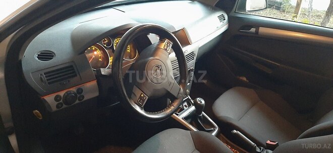 Opel Astra 2006, 218,000 km - 1.6 l - Bakı