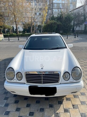 Mercedes E 280 1999, 245,000 km - 2.8 l - Bakı