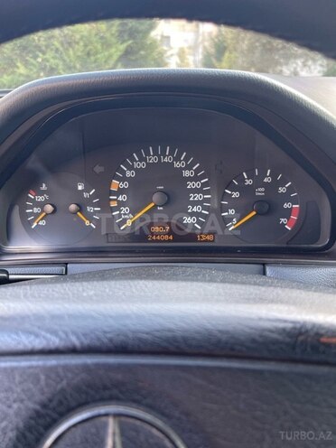 Mercedes E 280 1999, 245,000 km - 2.8 l - Bakı