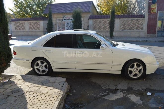 Mercedes E 320 2000, 290,000 km - 3.2 л - Ağcabədi