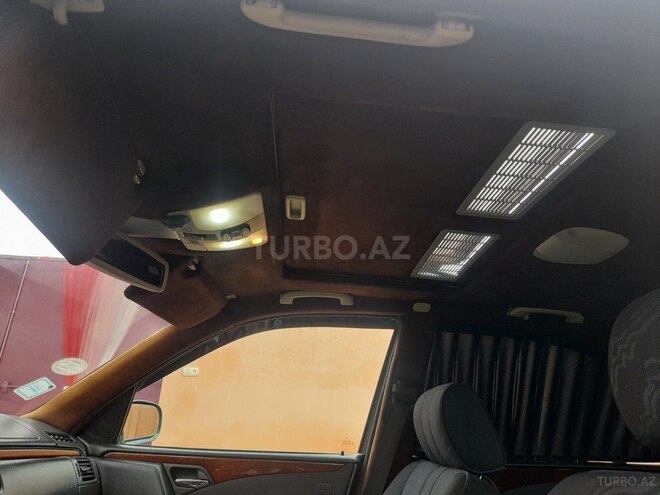Mercedes E 240 1999, 228,000 km - 2.4 l - Qazax