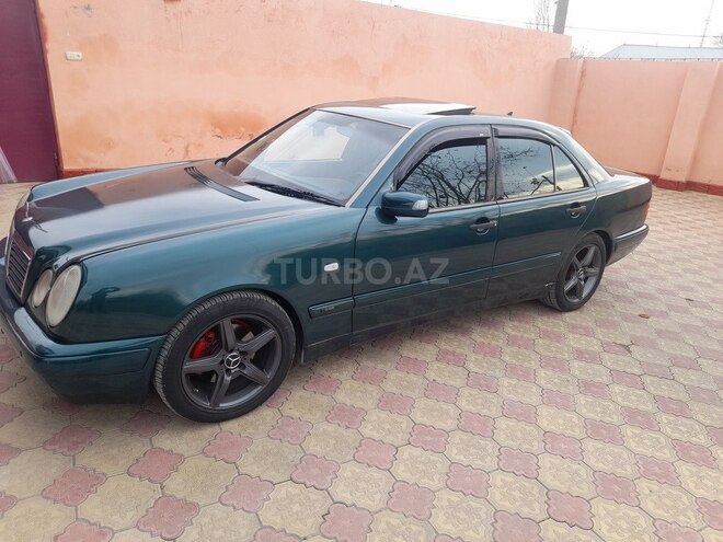 Mercedes E 240 1999, 228,000 km - 2.4 l - Qazax
