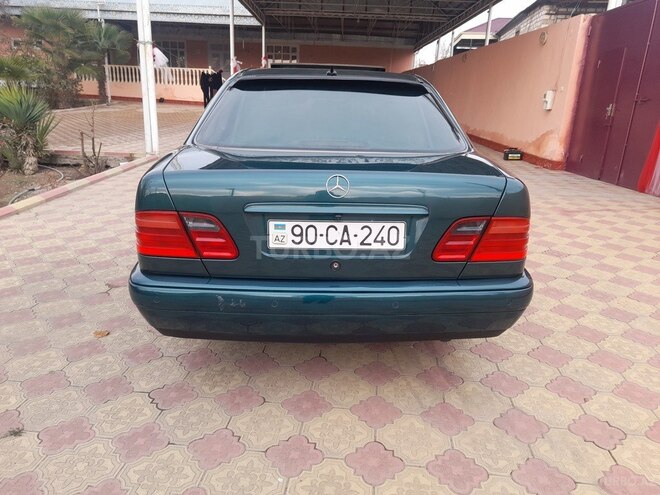 Mercedes E 240 1999, 228,000 km - 2.4 l - Qazax
