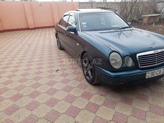 Mercedes E 240 1999, 228,000 km - 2.4 l - Qazax