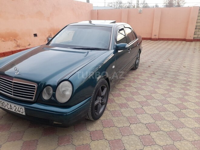 Mercedes E 240 1999, 228,000 km - 2.4 l - Qazax