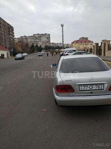 Mercedes E 220 1999, 370,000 km - 2.2 л - Bakı