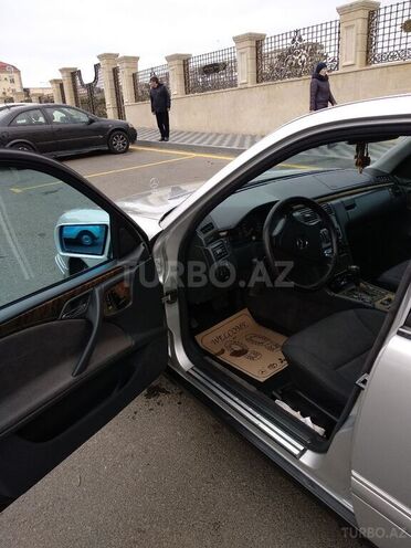 Mercedes E 220 1999, 370,000 km - 2.2 л - Bakı