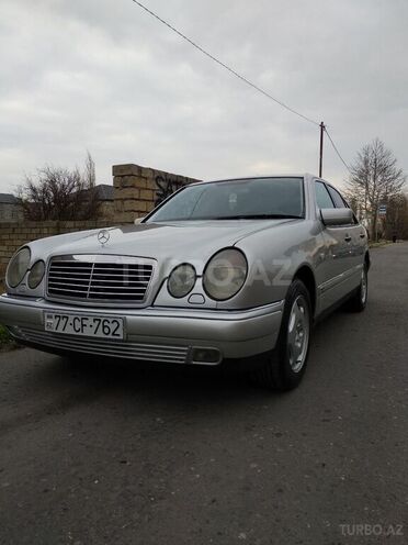 Mercedes E 220 1999, 370,000 km - 2.2 л - Bakı