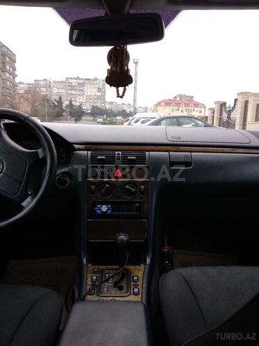 Mercedes E 220 1999, 370,000 km - 2.2 л - Bakı