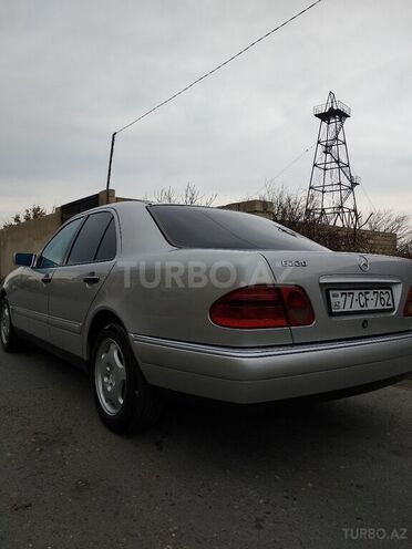 Mercedes E 220 1999, 370,000 km - 2.2 л - Bakı