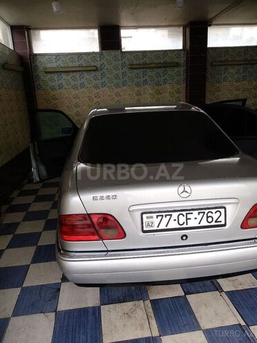 Mercedes E 220 1999, 370,000 km - 2.2 л - Bakı