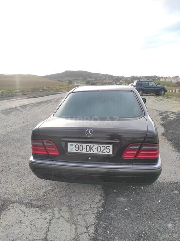 Mercedes E 240 1999, 401,270 km - 2.4 l - Xızı
