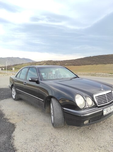Mercedes E 240 1999, 401,270 km - 2.4 l - Xızı