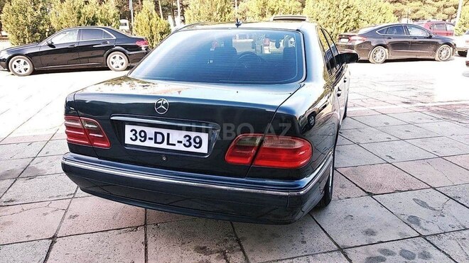Mercedes E 240 2000, 260,000 km - 2.4 l - Sumqayıt
