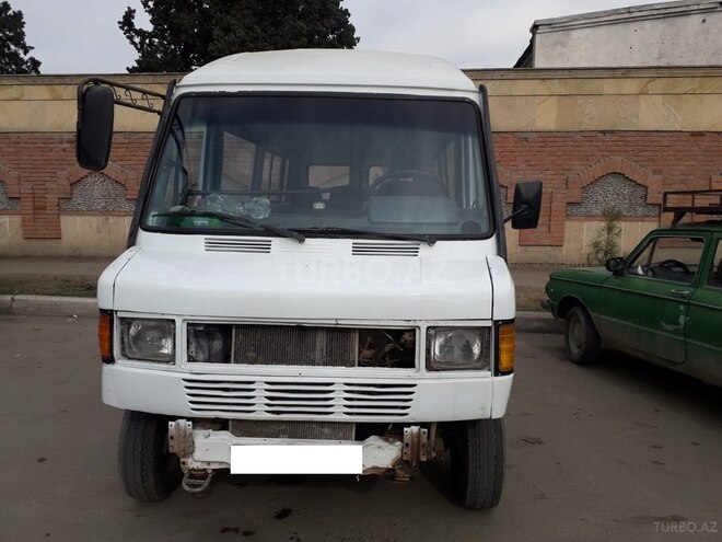 Mercedes 208 D 1994, 350,000 km - 2.5 l - Gəncə
