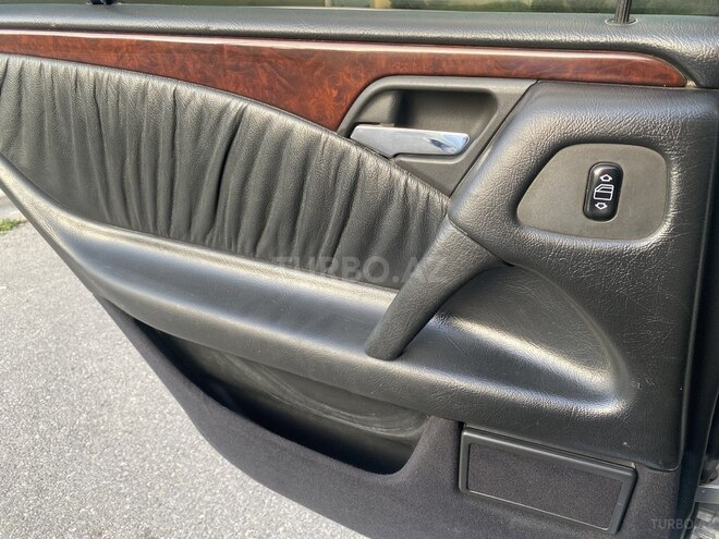 Mercedes E 280 1997, 389,000 km - 2.8 l - Bakı