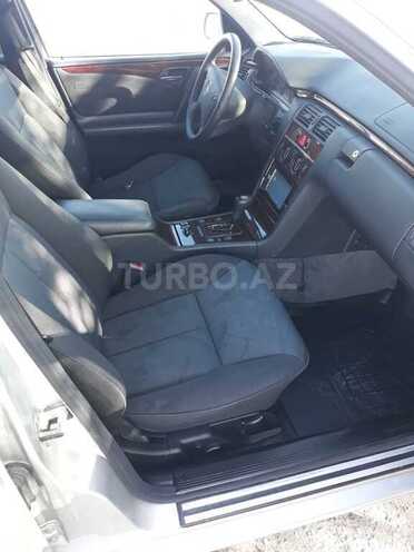 Mercedes E 240 2001, 329,854 km - 2.6 л - Bakı