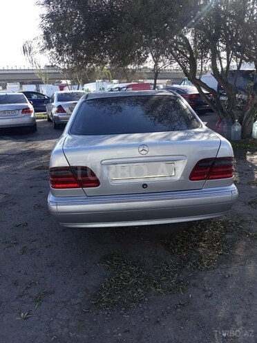 Mercedes E 240 2001, 329,854 km - 2.6 л - Bakı