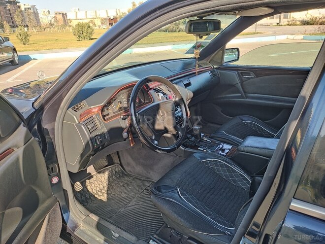 Mercedes E 230 1997, 584,000 km - 2.3 l - Sumqayıt