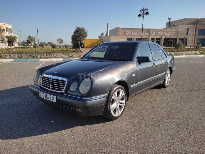 Mercedes E 230 1997, 584,000 km - 2.3 l - Sumqayıt