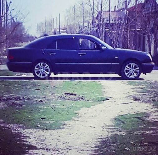 Mercedes E 230 1997, 584,000 km - 2.3 l - Sumqayıt