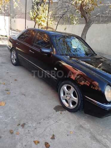 Mercedes E 240 1998, 267,823 km - 2.4 л - Bakı