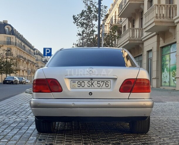 Mercedes E 240 1998, 322,455 km - 2.4 л - Bakı