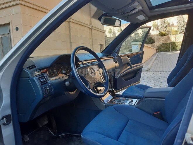 Mercedes E 240 1998, 322,455 km - 2.4 л - Bakı