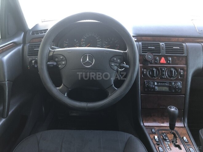 Mercedes E 280 1999, 563,879 km - 2.8 l - Sumqayıt