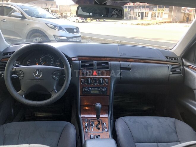 Mercedes E 280 1999, 563,879 km - 2.8 l - Sumqayıt