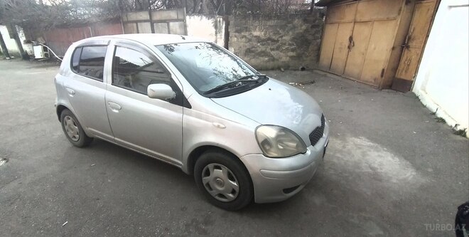 Toyota Vitz 2002, 172,000 km - 1.0 l - Quba
