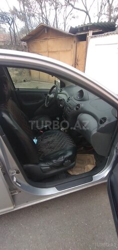 Toyota Vitz 2002, 172,000 km - 1.0 l - Quba