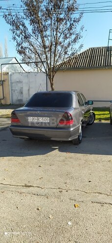 Mercedes C 240 1997, 365,000 km - 2.4 l - İsmayıllı