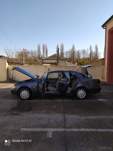 Mercedes C 240 1997, 365,000 km - 2.4 l - İsmayıllı