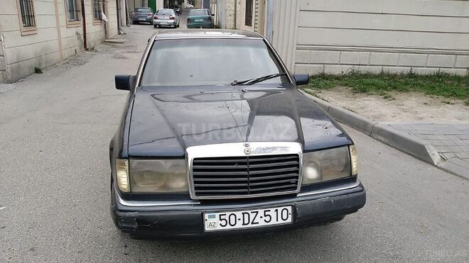 Mercedes E 220 1992, 250,000 km - 2.2 l - Bakı