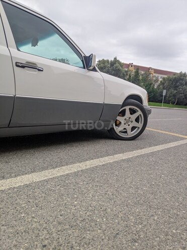 Mercedes E 220 1994, 350,000 km - 2.2 l - Bakı