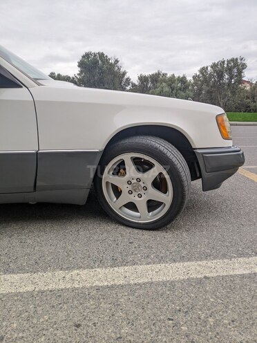 Mercedes E 220 1994, 350,000 km - 2.2 l - Bakı