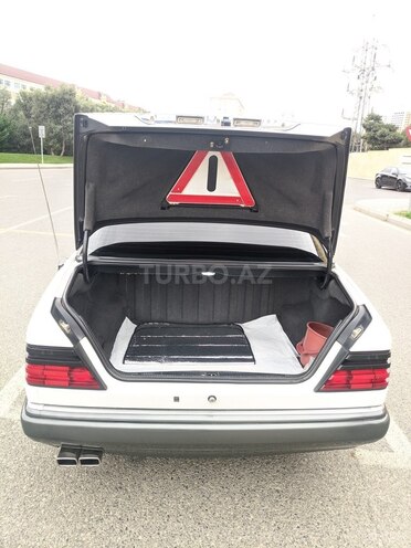 Mercedes E 220 1994, 350,000 km - 2.2 l - Bakı