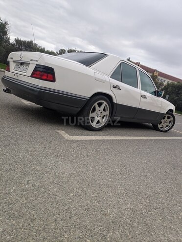 Mercedes E 220 1994, 350,000 km - 2.2 l - Bakı