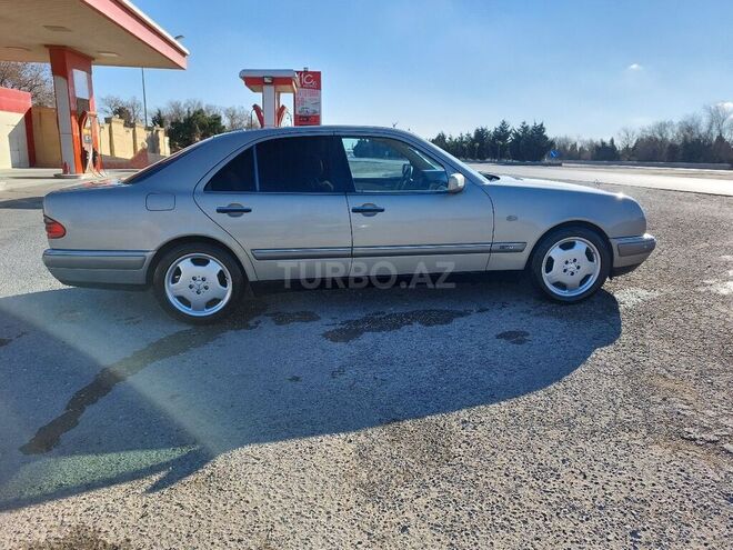 Mercedes E 220 1998, 250,000 km - 2.2 l - Sumqayıt