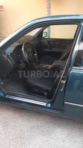 Mercedes E 240 1999, 280,000 km - 2.4 l - Bakı