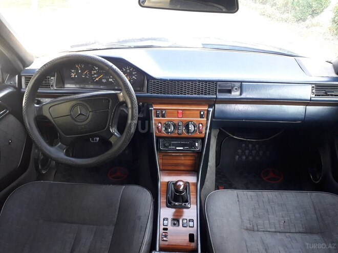 Mercedes E 250 1995, 315,632 km - 2.5 l - Sumqayıt