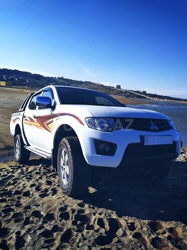 Mitsubishi L200 2014, 111,800 km - 2.5 l - Bakı