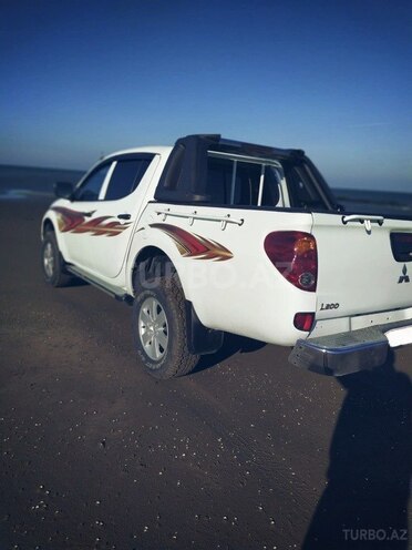 Mitsubishi L200 2014, 111,800 km - 2.5 l - Bakı