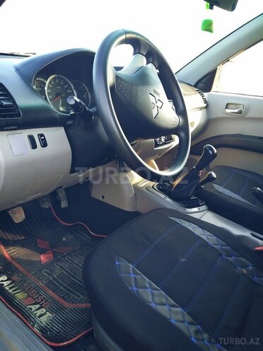 Mitsubishi L200 2014, 111,800 km - 2.5 l - Bakı