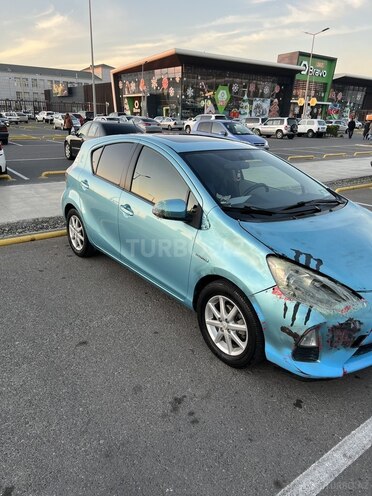 Toyota Prius C 2012, 120,985 km - 1.5 л - Bakı